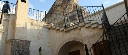 Apex Cave Hotel