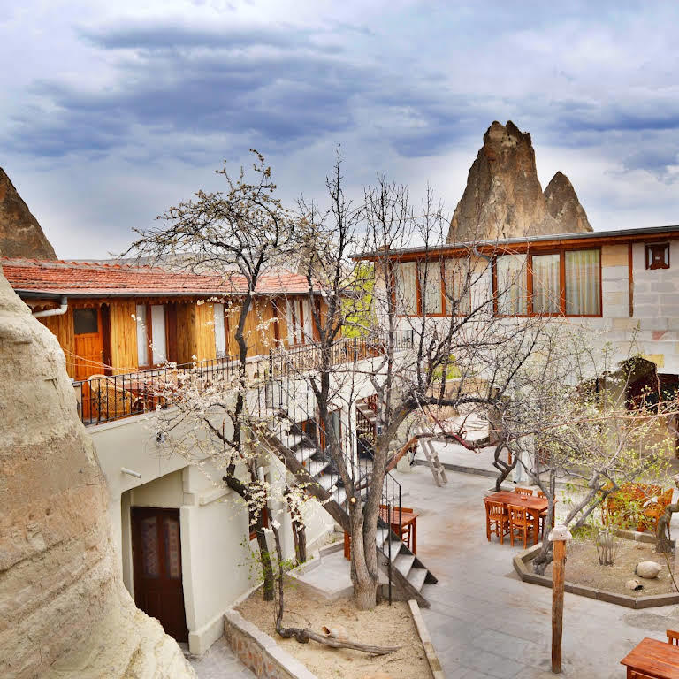 Cave Seasons Deluxe Hotel