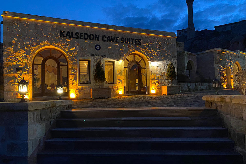 Kalsedon Cave Suites