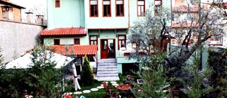 Cinili Konak