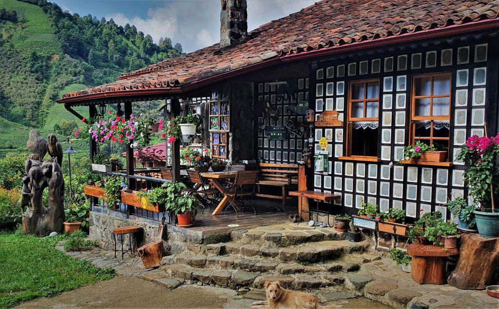 Satıroğlu Konağı