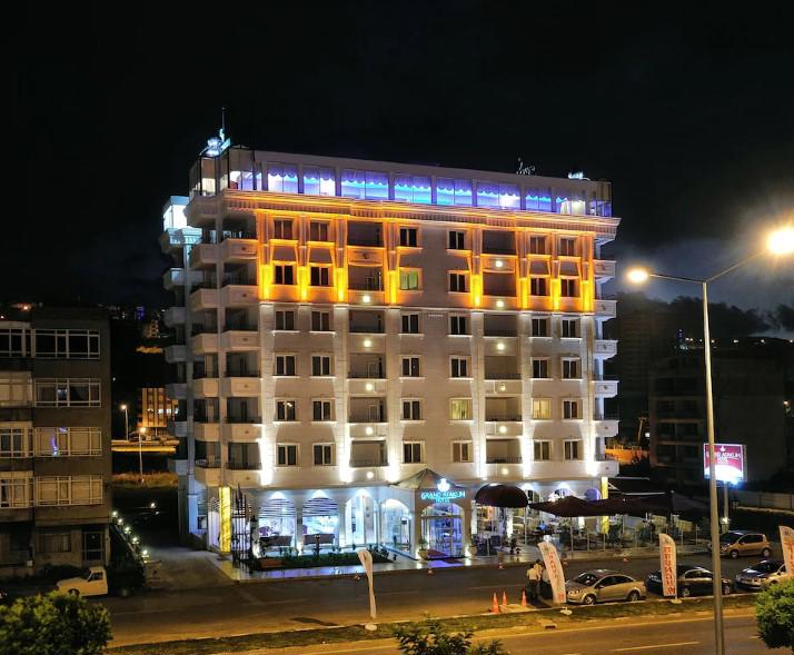 Grand Atakum Hotel
