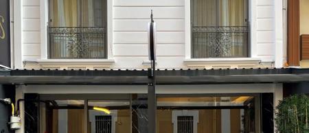 Mithras Hotel & Cafe