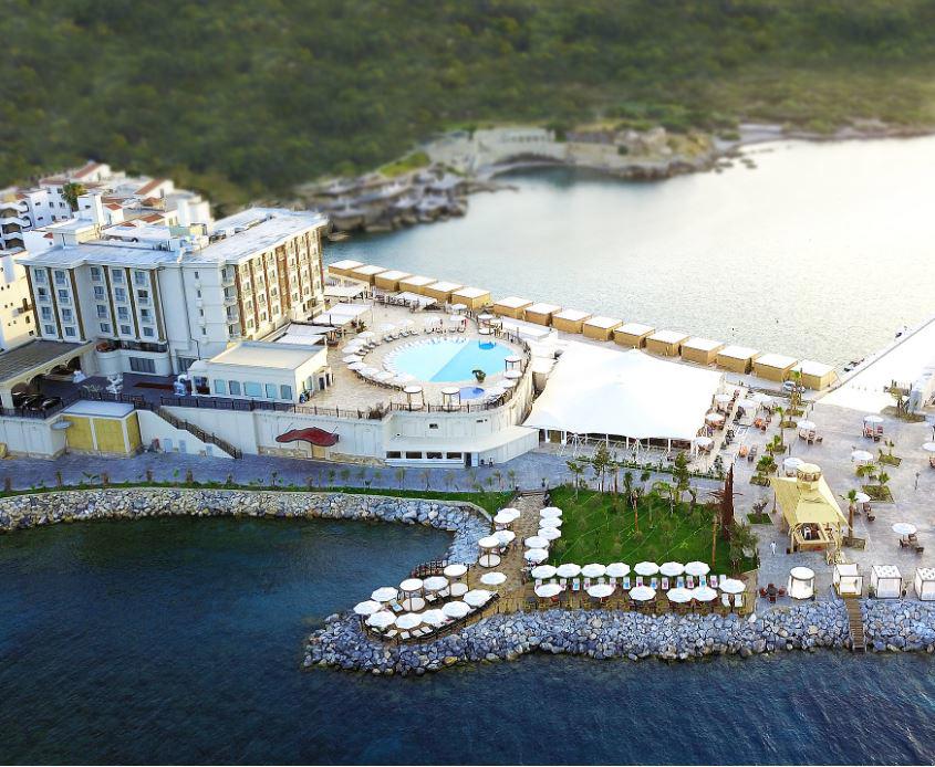 Les Ambassadeurs Hotel & Casino Marina