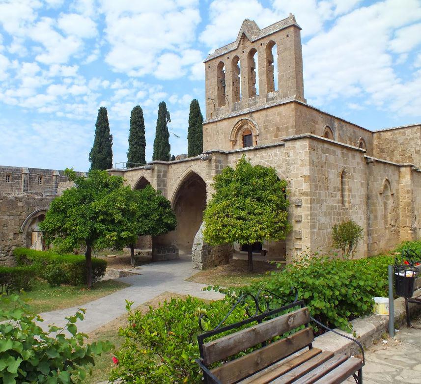 Bellapais Manastir Oteli