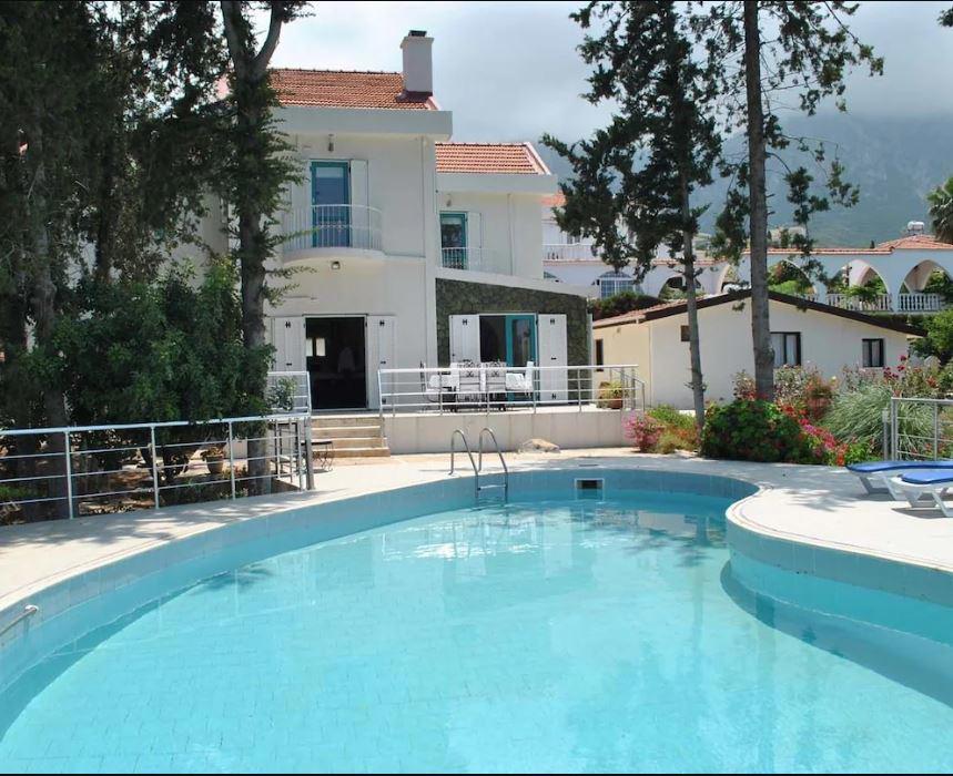 Villa Sabrina By Amy Villas