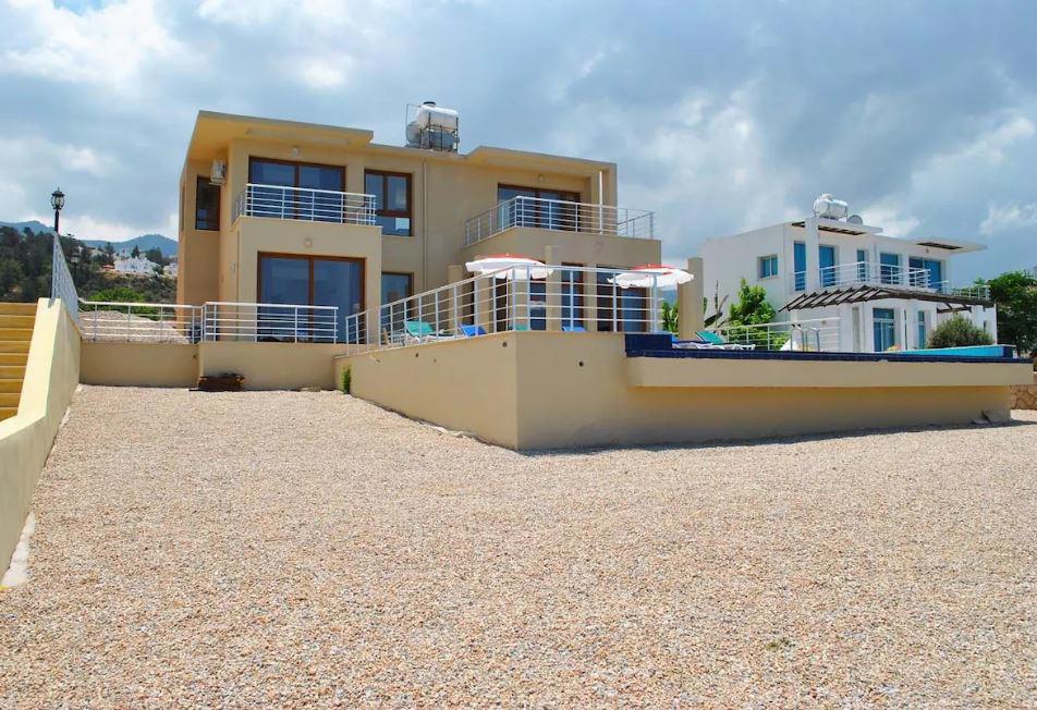 Villa Blue Ocean By Amy Villa