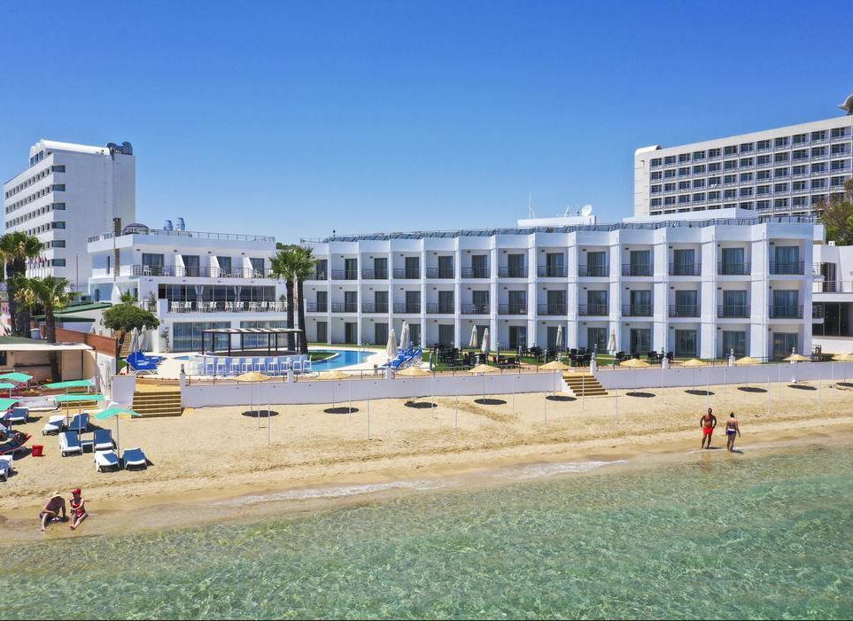 Mimoza Beachfront Hotel & Restaurant