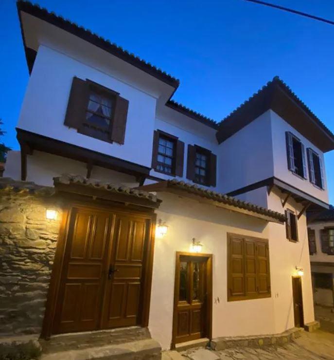 Aycan Hanım Konağı