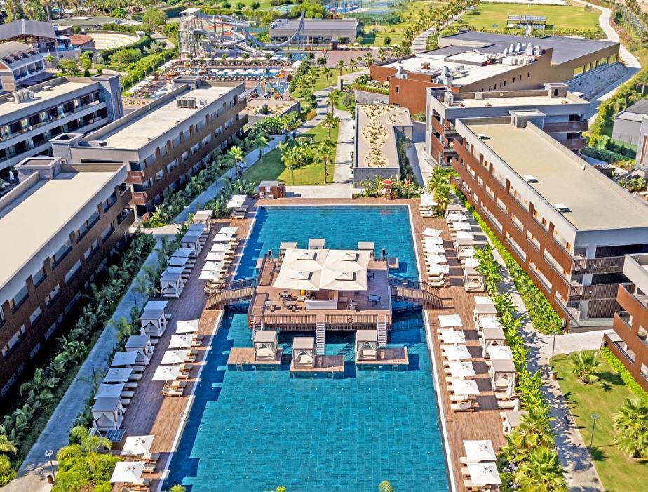 Jacaranda Luxury Hotel