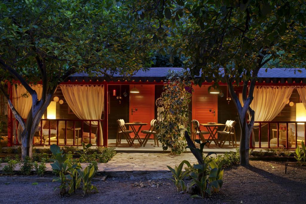 Gayb-I Boutique Home