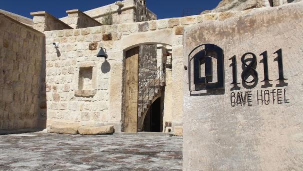 1811 Cave Hotel