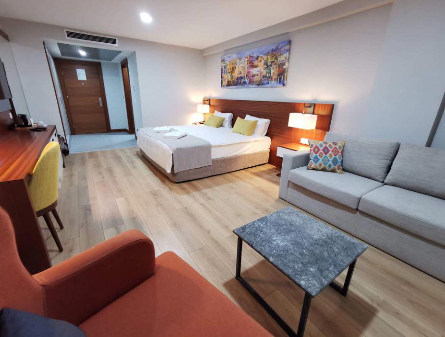 Ada Hotel