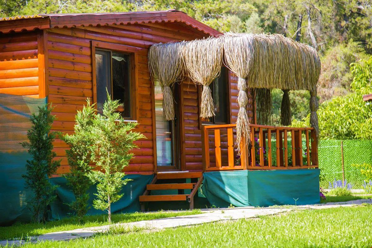 Acar Bungalow House