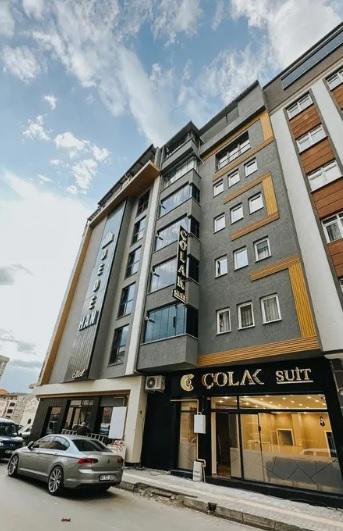 Colak Suit