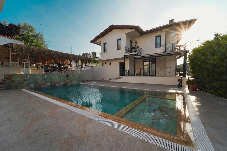 Cunda House Küçük Otel