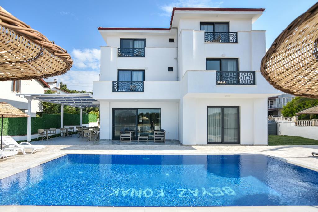 Beyaz Konak Sarımsaklı