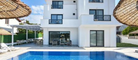 Beyaz Konak Sarımsaklı