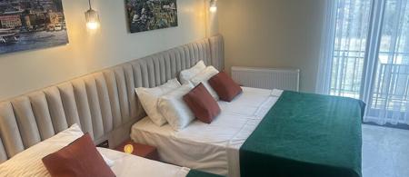 D Twins Airport Hotel