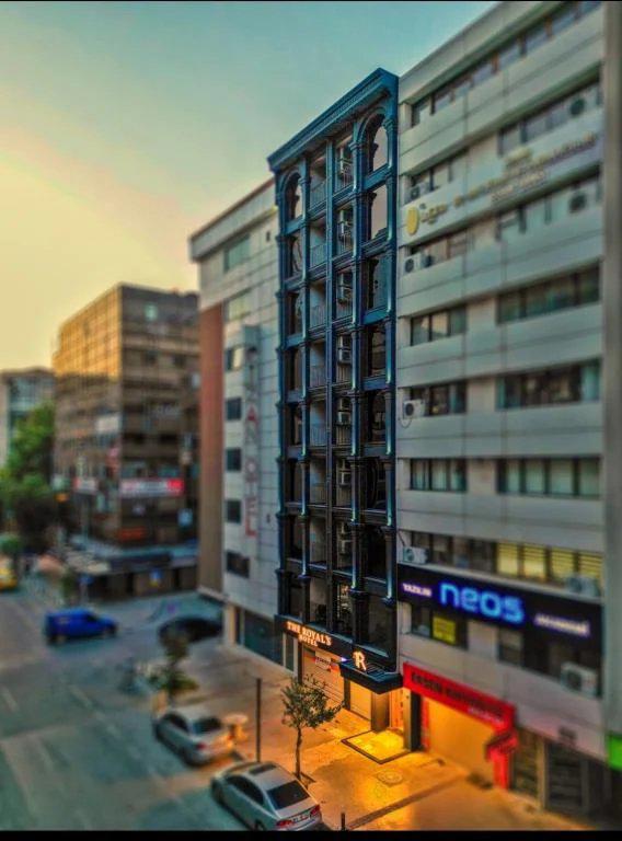The Royals Hotel
