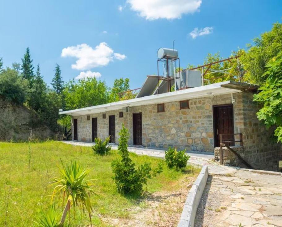 &#214;zg&#252;r Family House