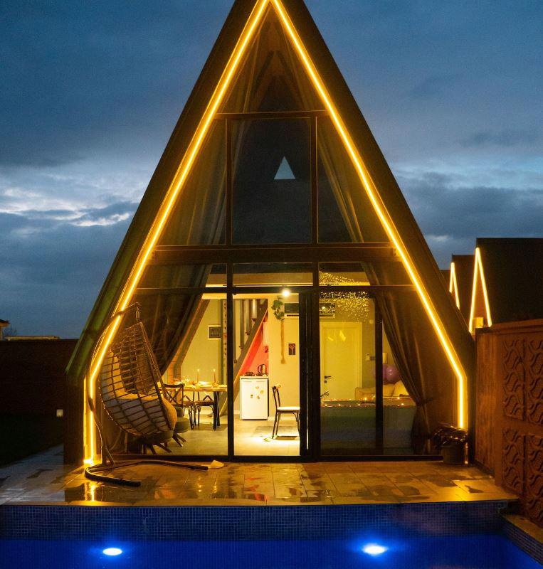 Triangle Life Suit Bungalow
