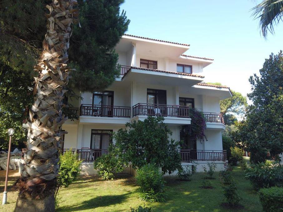 Arlina Resort Hotel