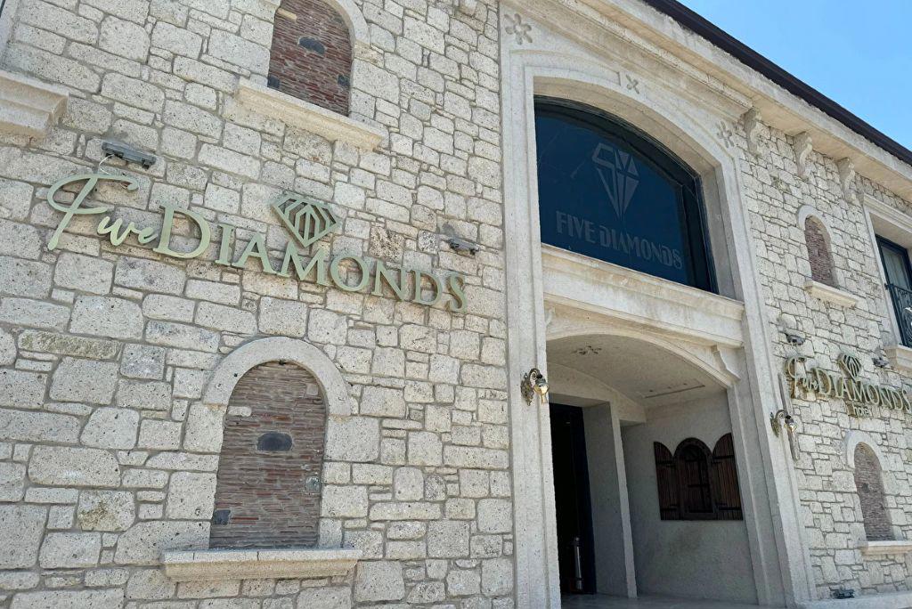 Five Diamonds Hotel & Spa