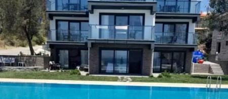 Assos Luna Houses