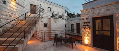 Cappatria Cave House